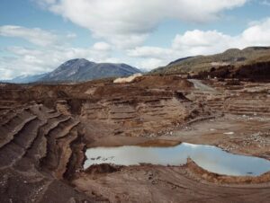 پیمانکاری معدنی (حفاری، استخراج و حمل‌ونقل)